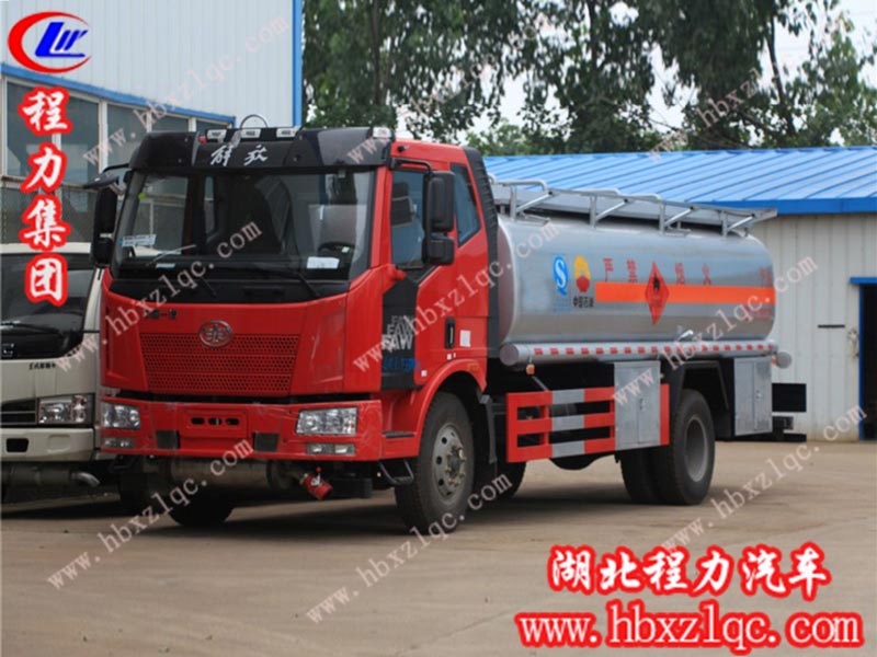 解放J6(15方)運(yùn)油車（國(guó)五）