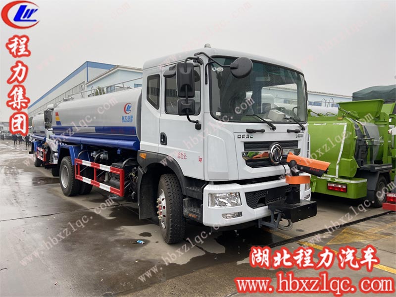 湖北程力集團灑水車帶電子炮，輕松實現(xiàn)雨露均沾