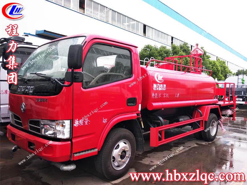 東風多功能灑水車環(huán)衛(wèi)小能手，道路因你而美麗