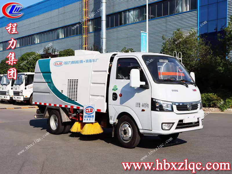 選擇低碳，綠色相伴---湖北程力純電動(dòng)掃路車(chē)