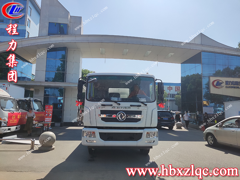 五月南風(fēng)起，程力東風(fēng)國(guó)六D9灑水車(chē)思君下“巴蜀”