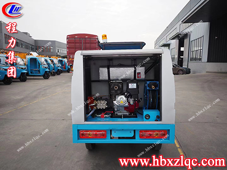 伸縮靈活，可360°旋轉(zhuǎn)，程力牌三輪高壓清洗車(chē)實(shí)現(xiàn)無(wú)死角清洗作業(yè)